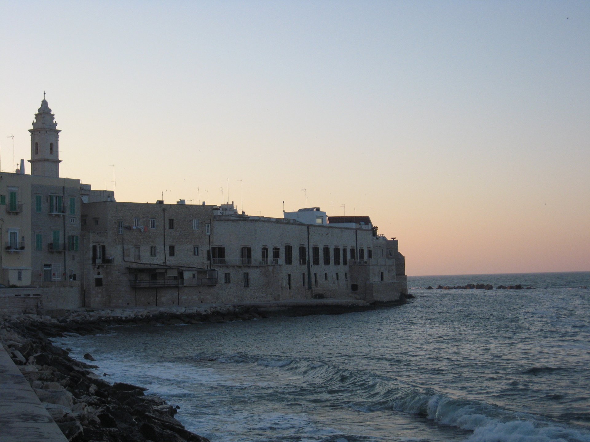 Lungomare di Molfetta al tramonto, Duomo di San Corrado